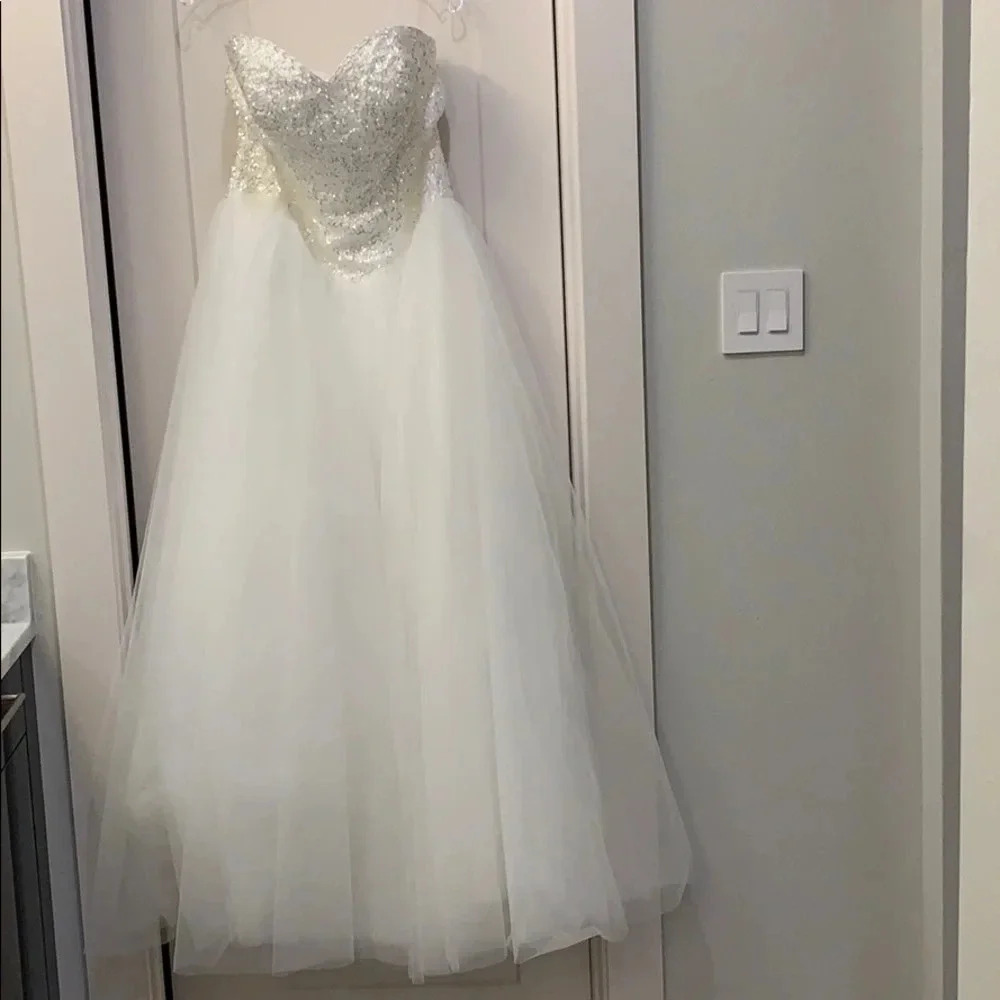 Crystal Beaded Long Wedding Dress Strapless Sleeveless Size 2  New